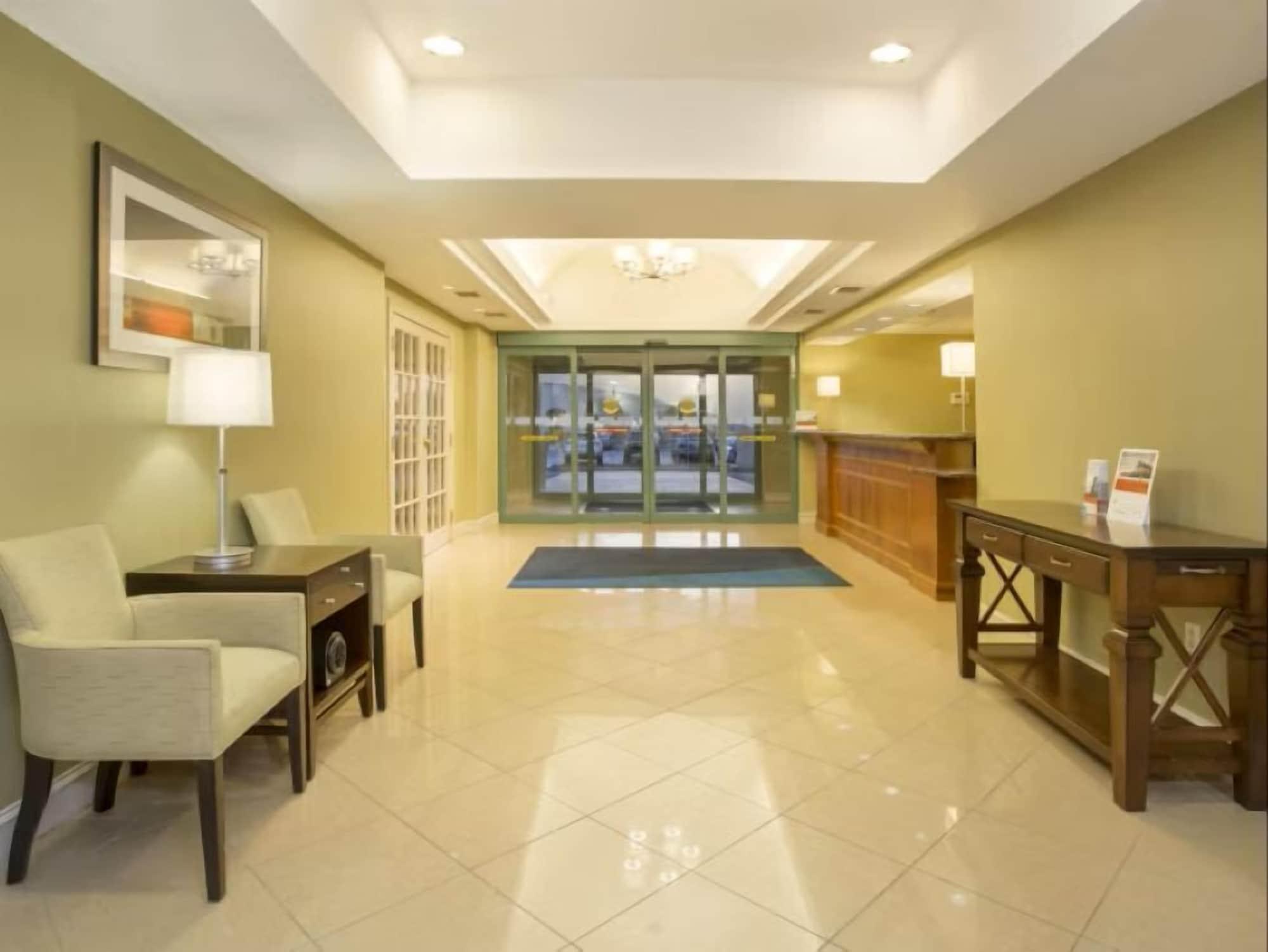 Vista Lobby Sleep Inn & Suites