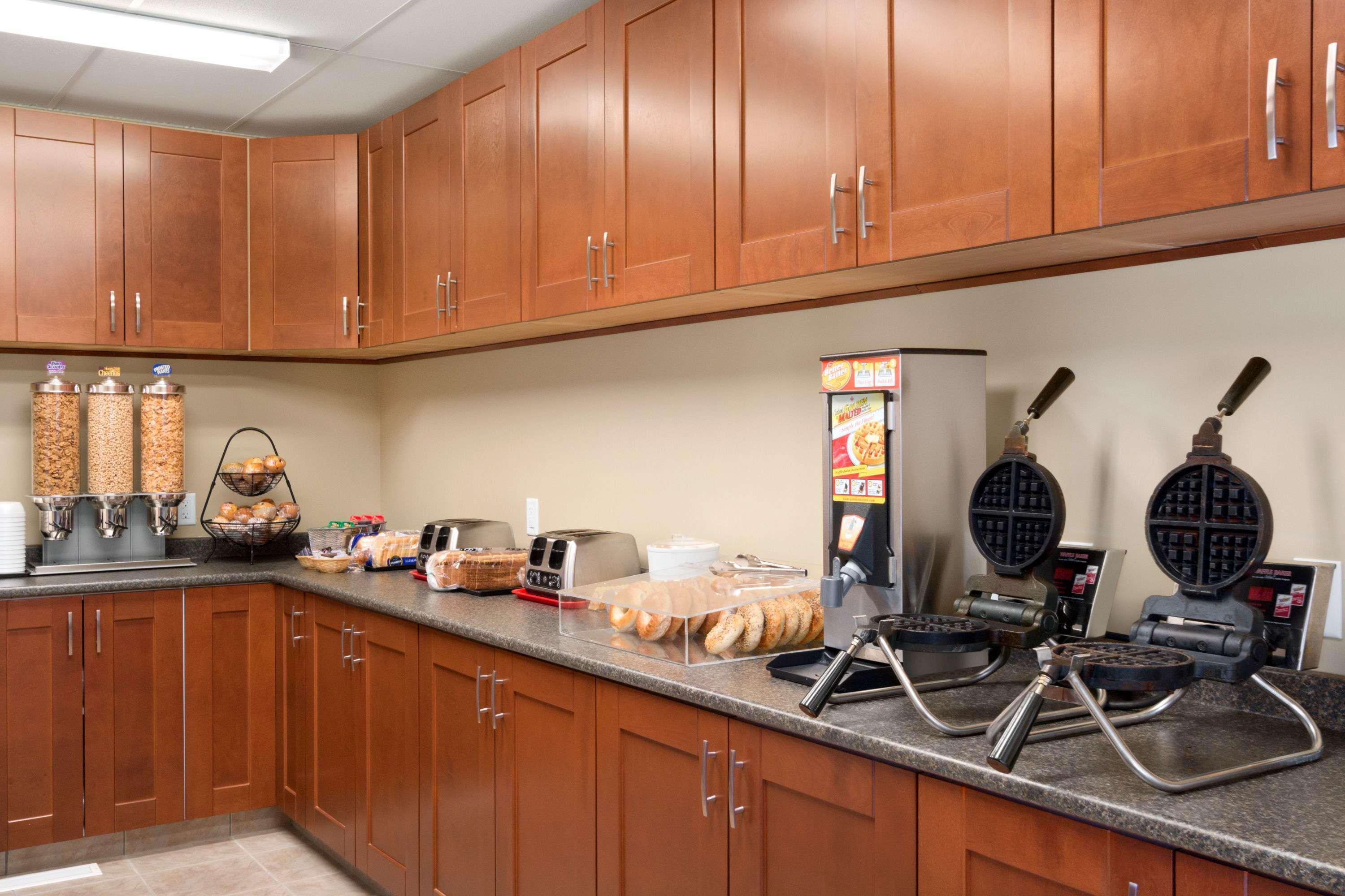Restaurant Super 8 by Wyndham Regina