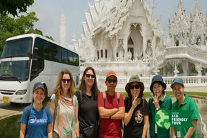 Actividad - Chiang Mai: Chiang Rai White, Blue, and Red Temples - Bus Tour