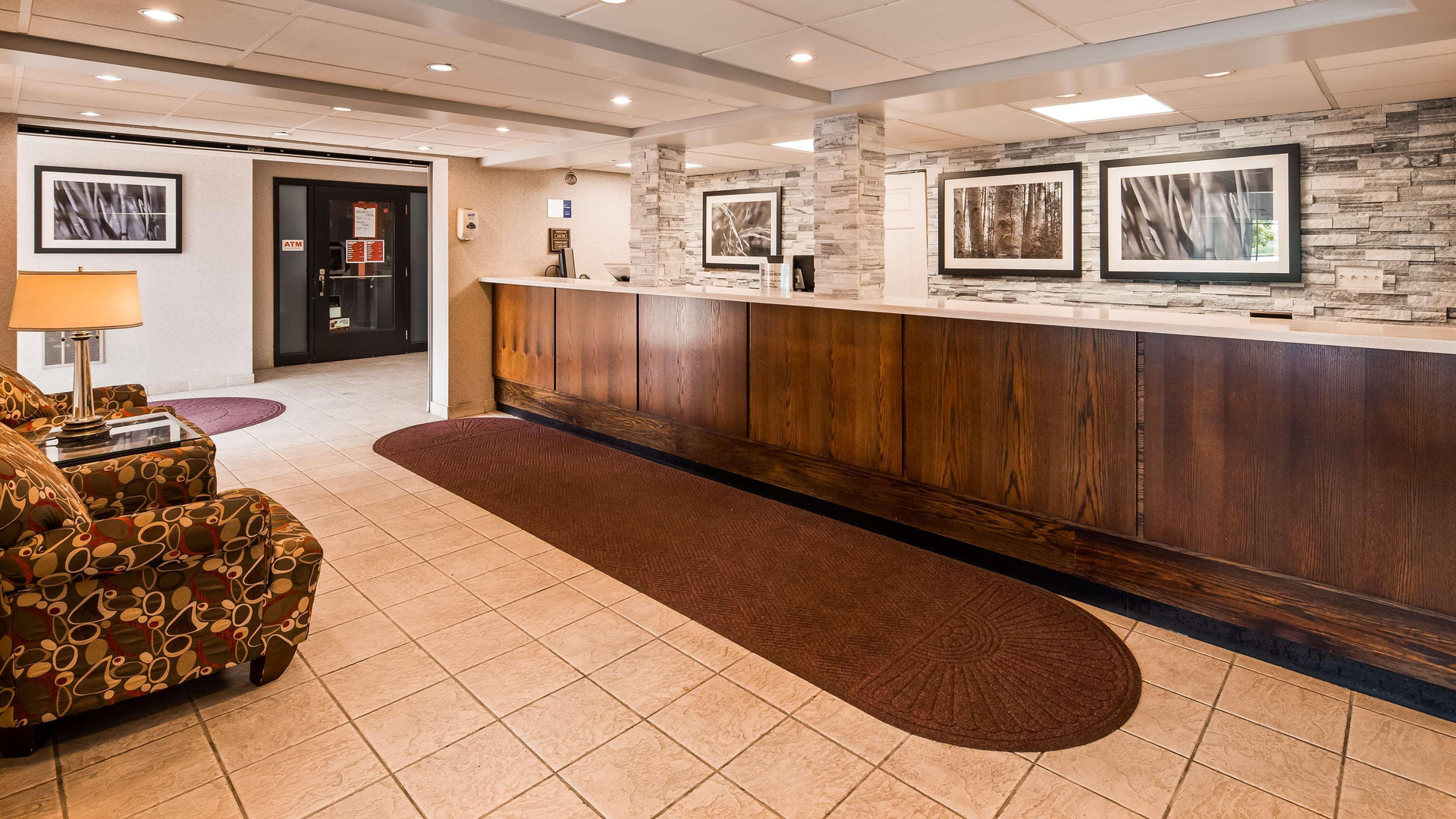 Vista Lobby Best Western Milton