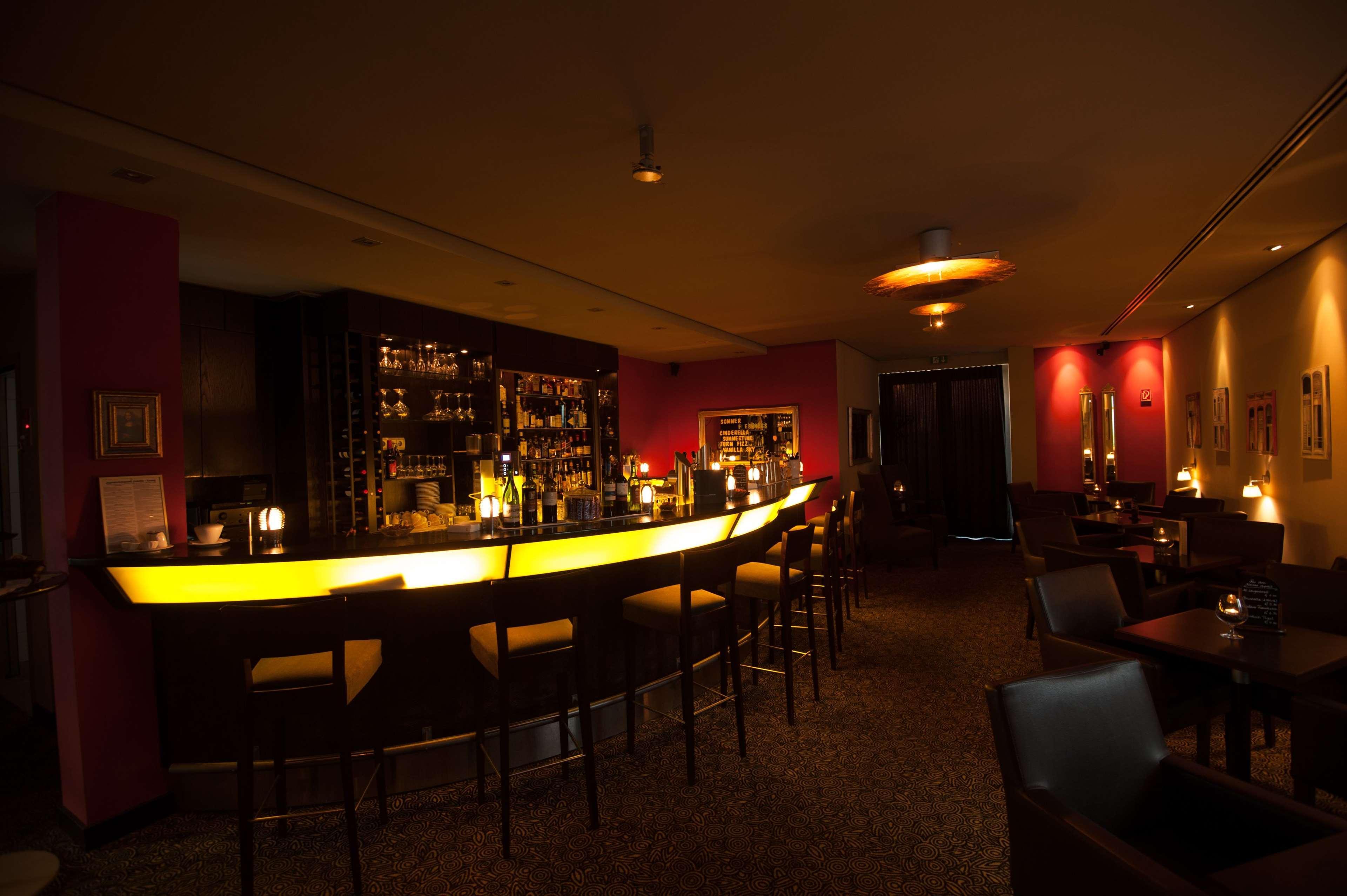 Bar/Salón Turm Hotel