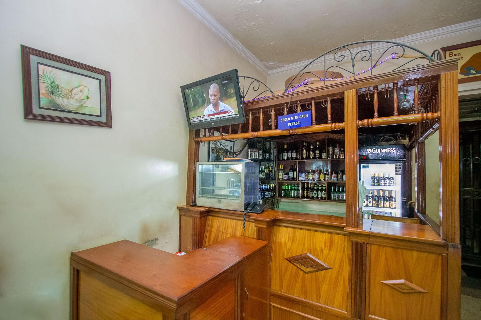 Bar/Salón Jevine Hotel