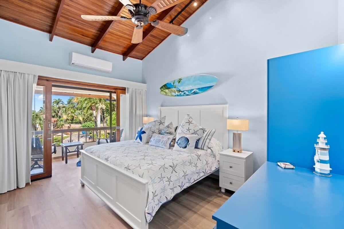 Habitación 2BD Condo with Pool Near Beach
