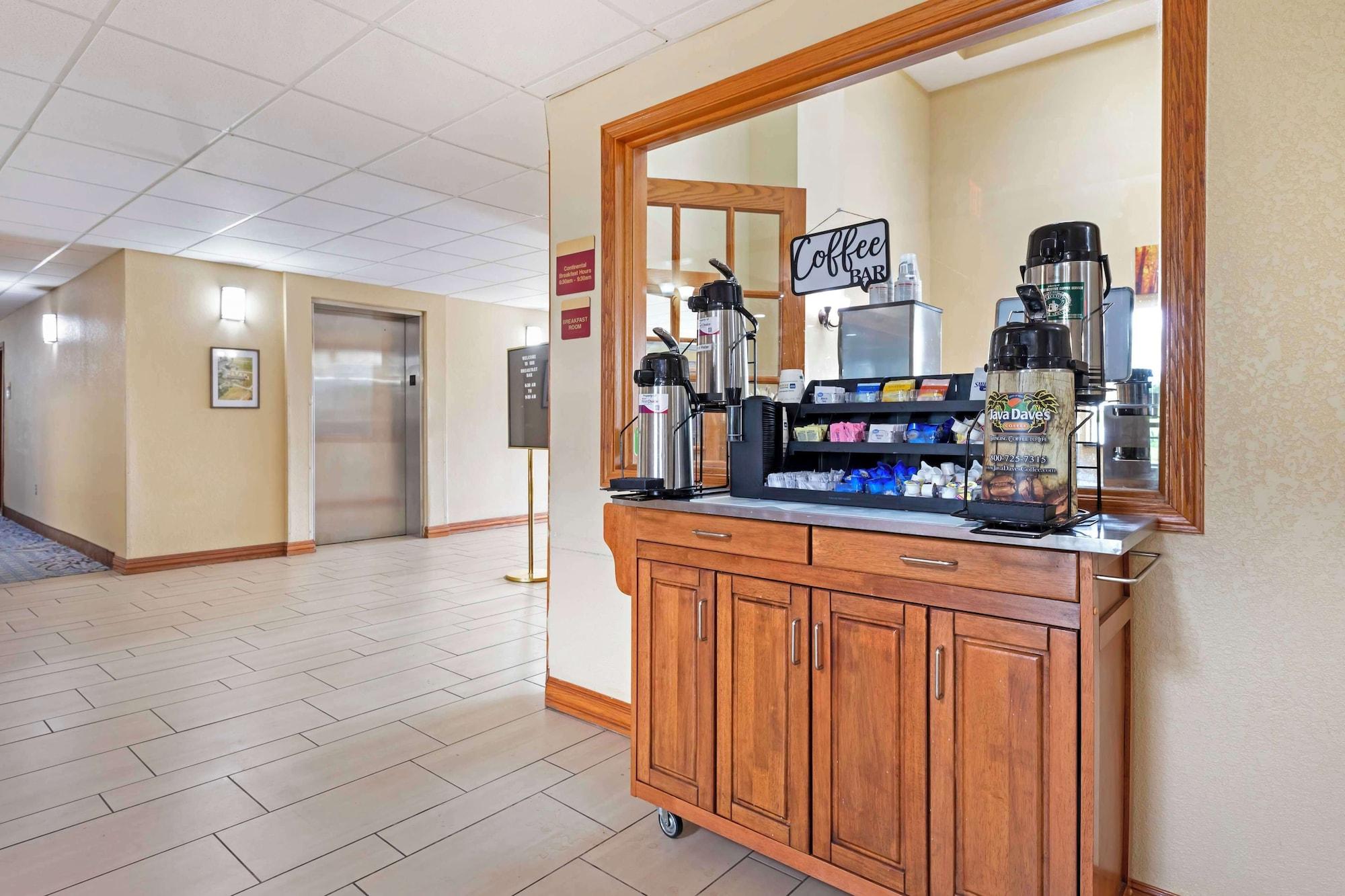 Bar/Salón Best Western Locust Grove Inn & Suites