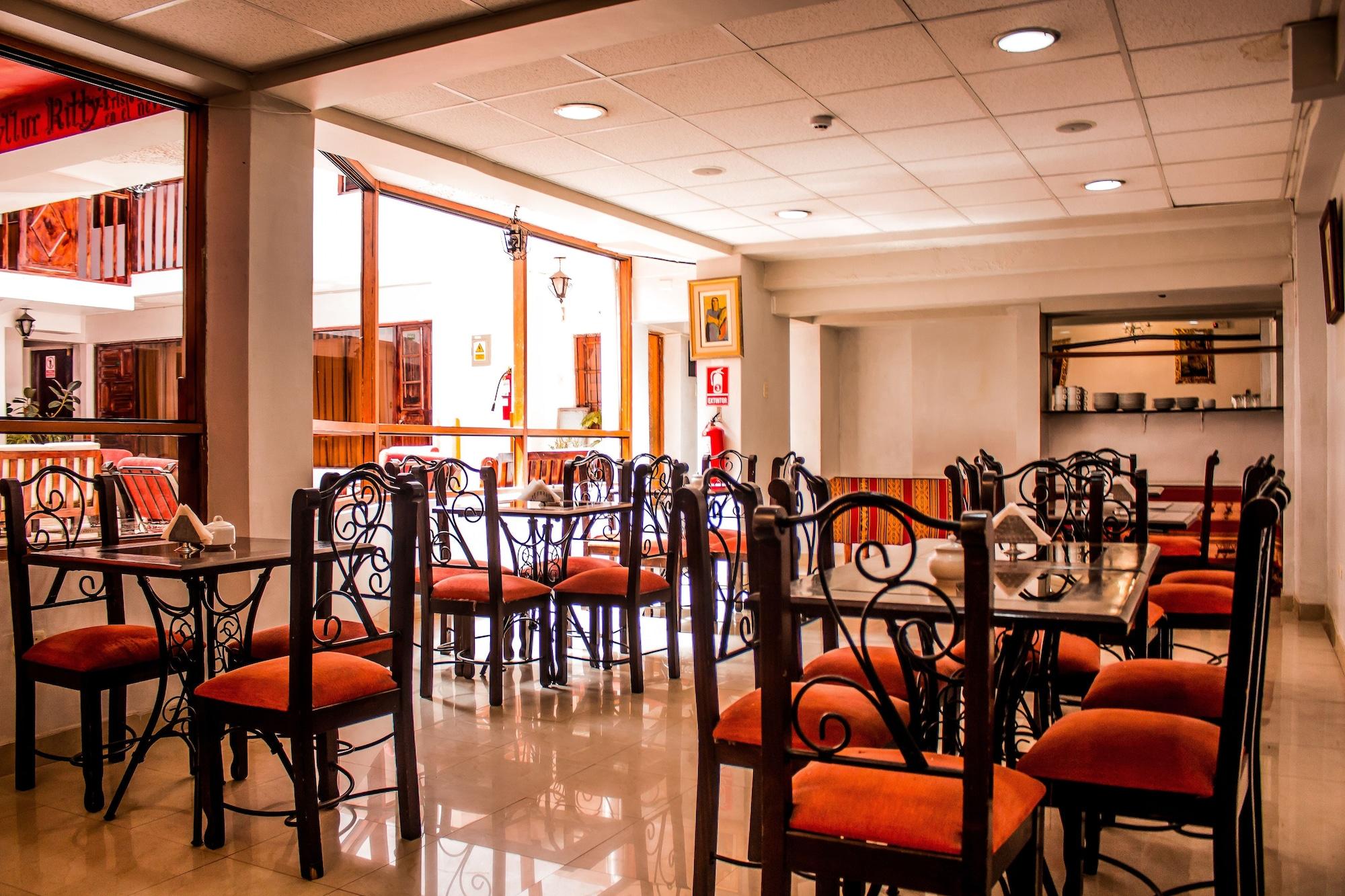 Bar/Salón San Blas Plaza Inn