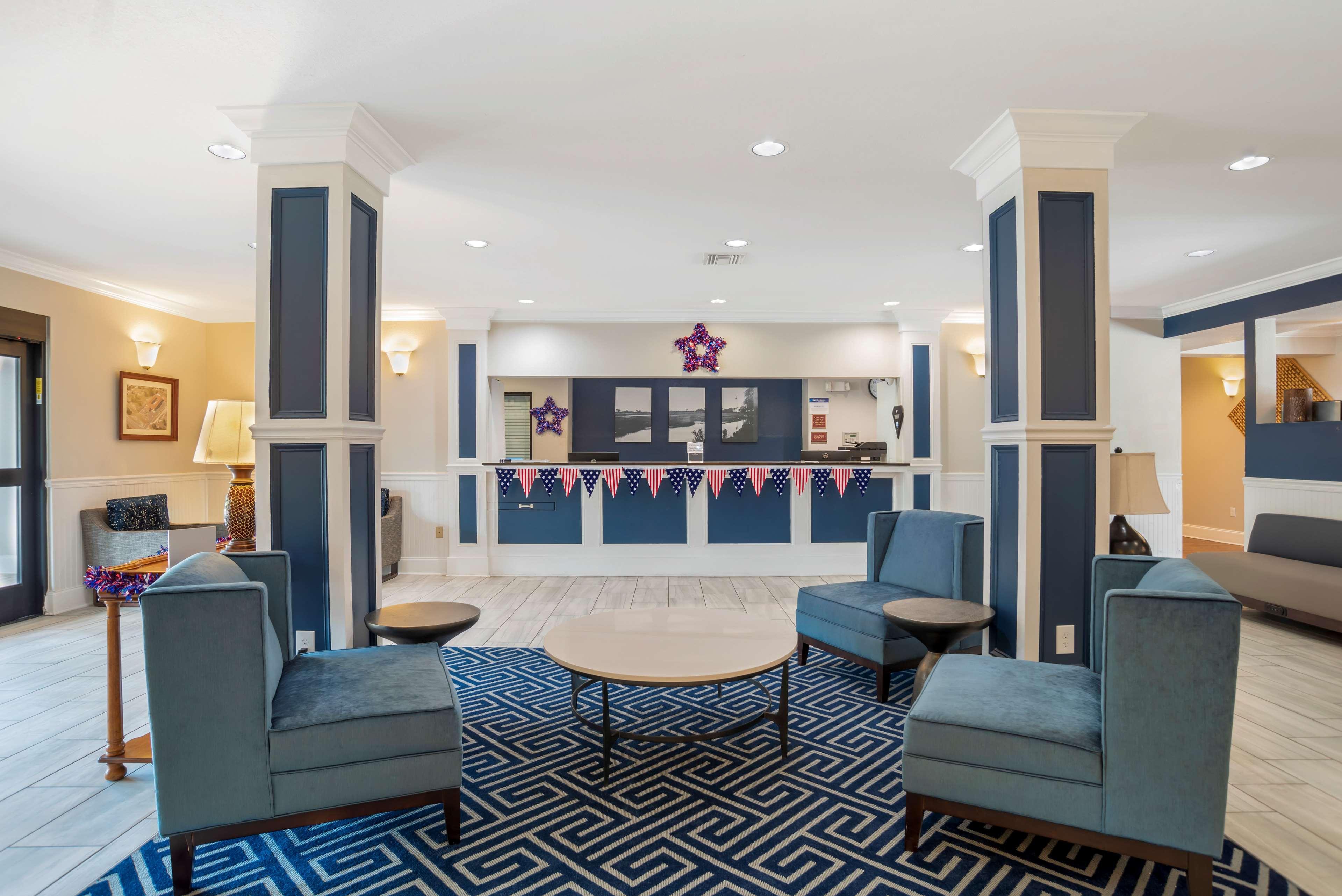 Vista Lobby Best Western Wakulla Inn & Suites