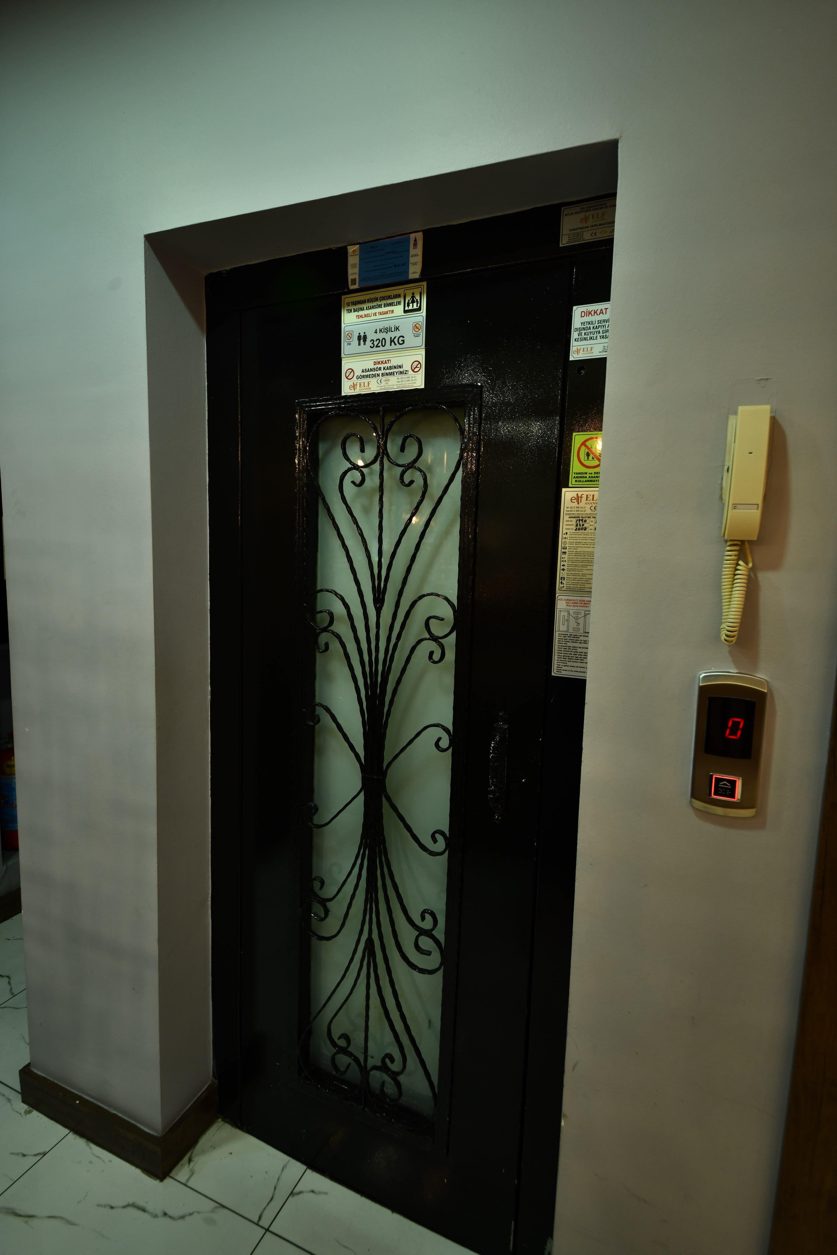 Vista Exterior The Marions Suite Hotel