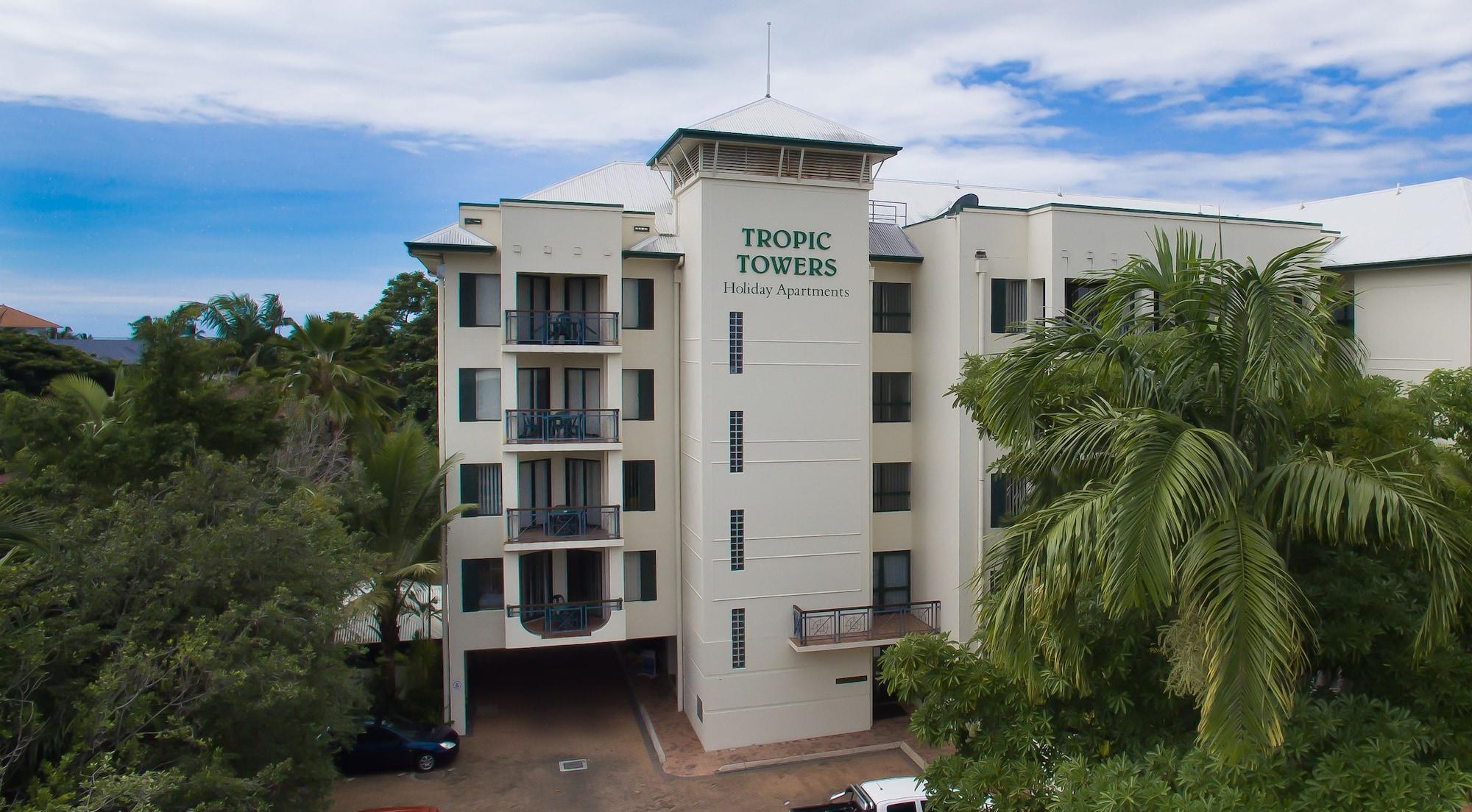 Vista Exterior Tropic Towers Apartments
