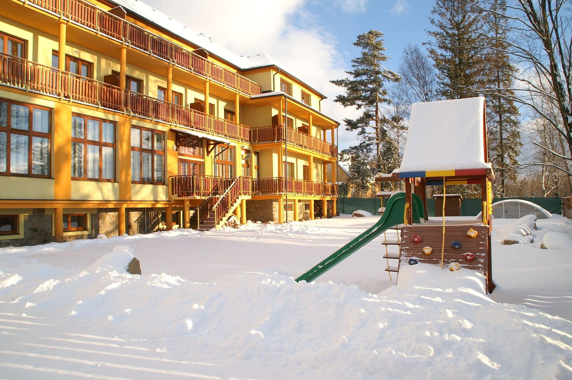 Vista Exterior Hotel Avalanche