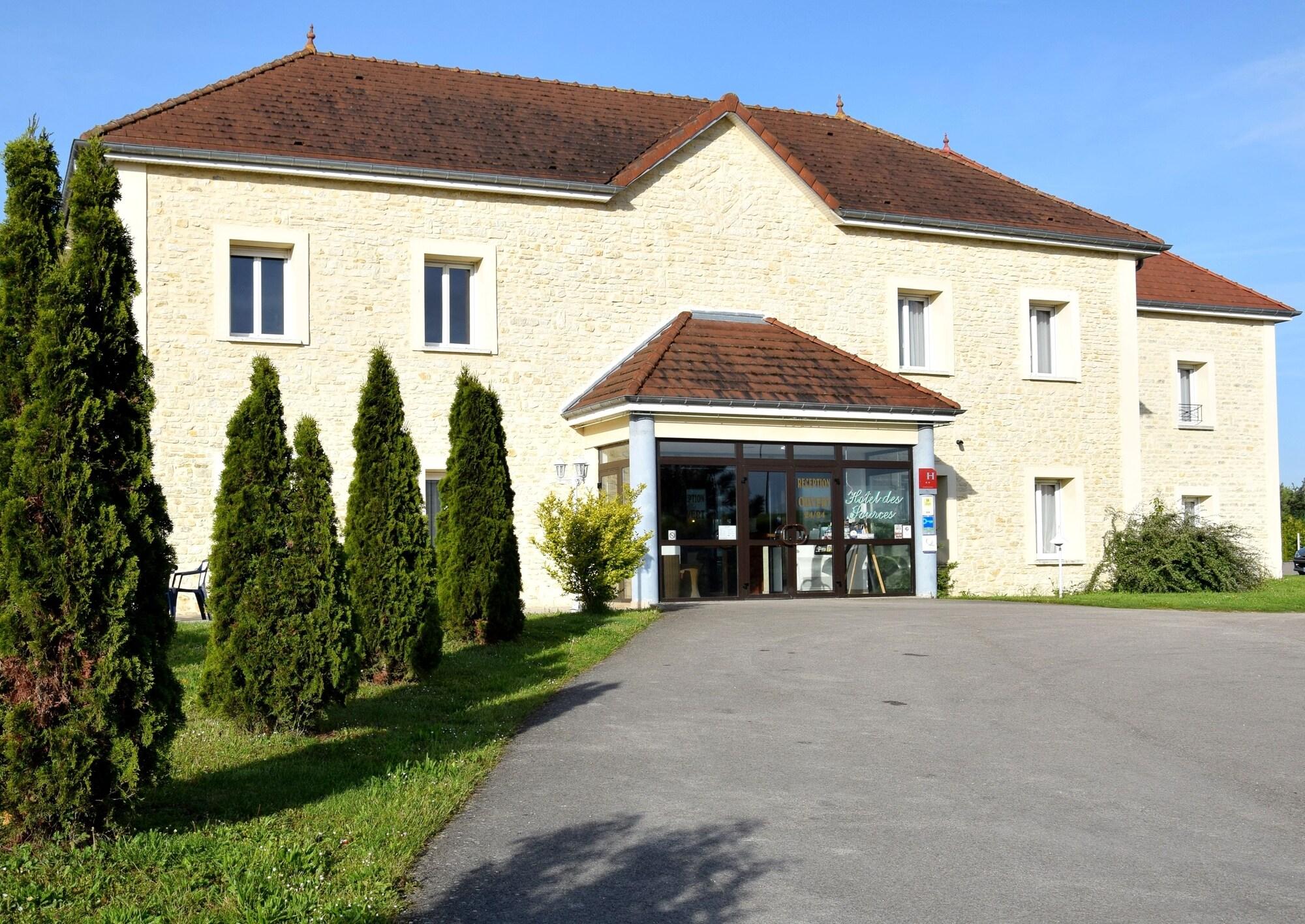 Varios Logis De France Des Sources