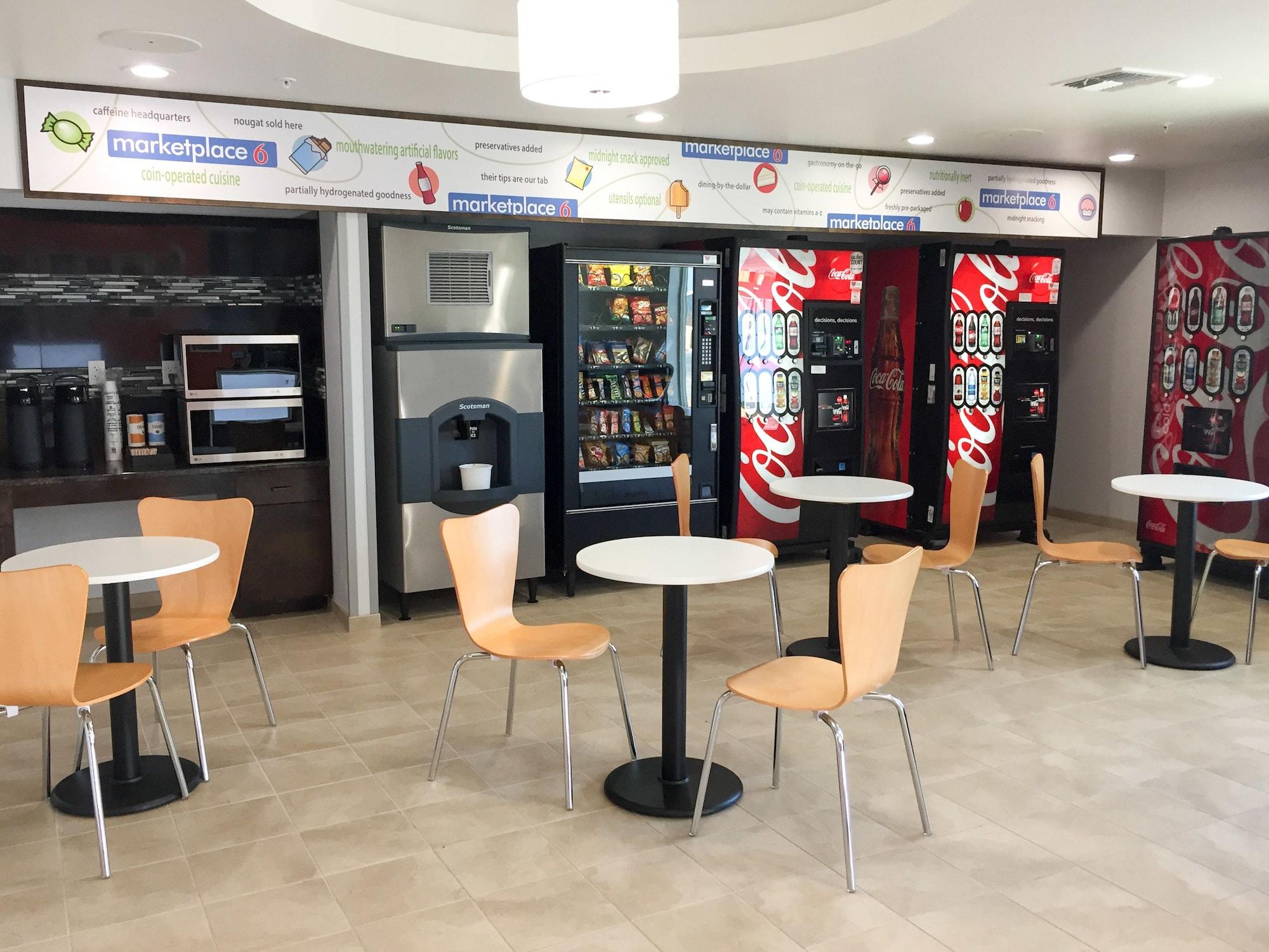 Restaurant Motel 6 Midland, TX