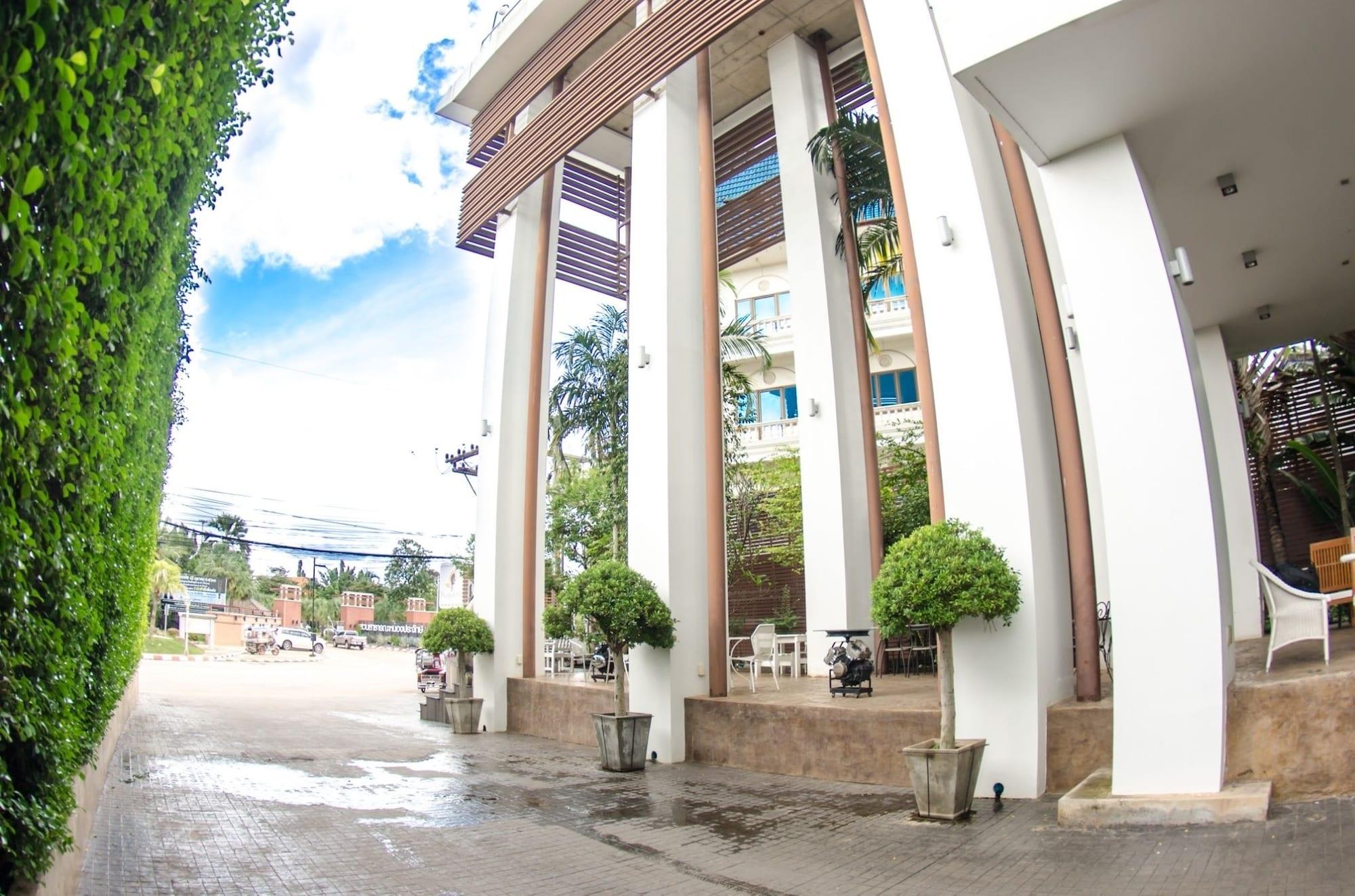 Vista Exterior Prajaktra Design Hotel