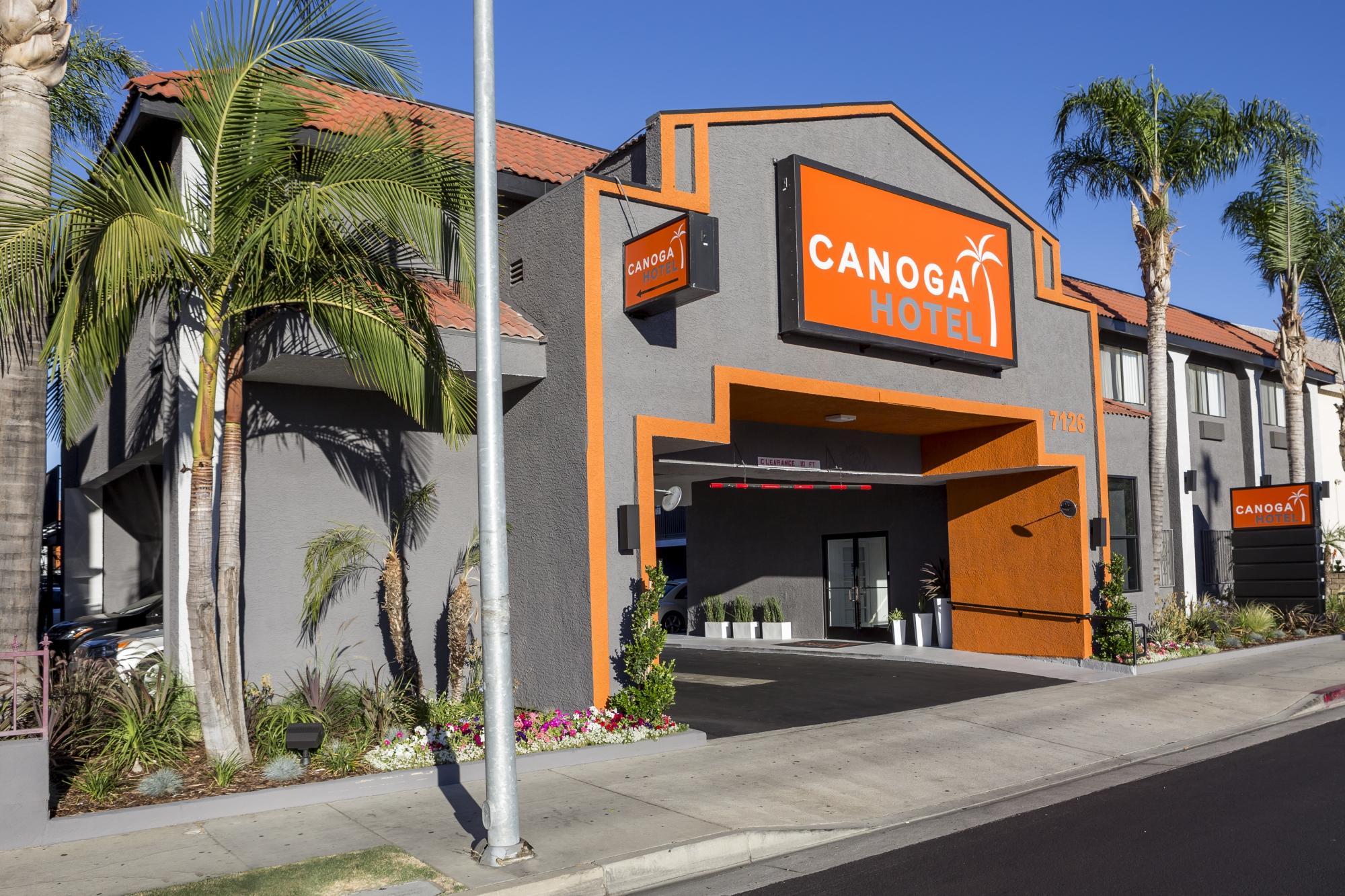 Vista Exterior Canoga Hotel