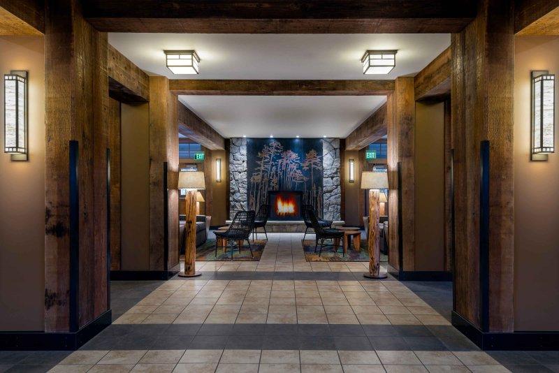 Vista Lobby Canyon Lodge and Cabins