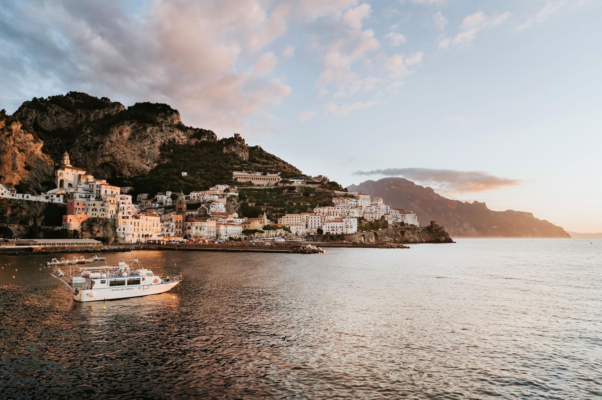 Vista Exterior Amalfi Luxury House