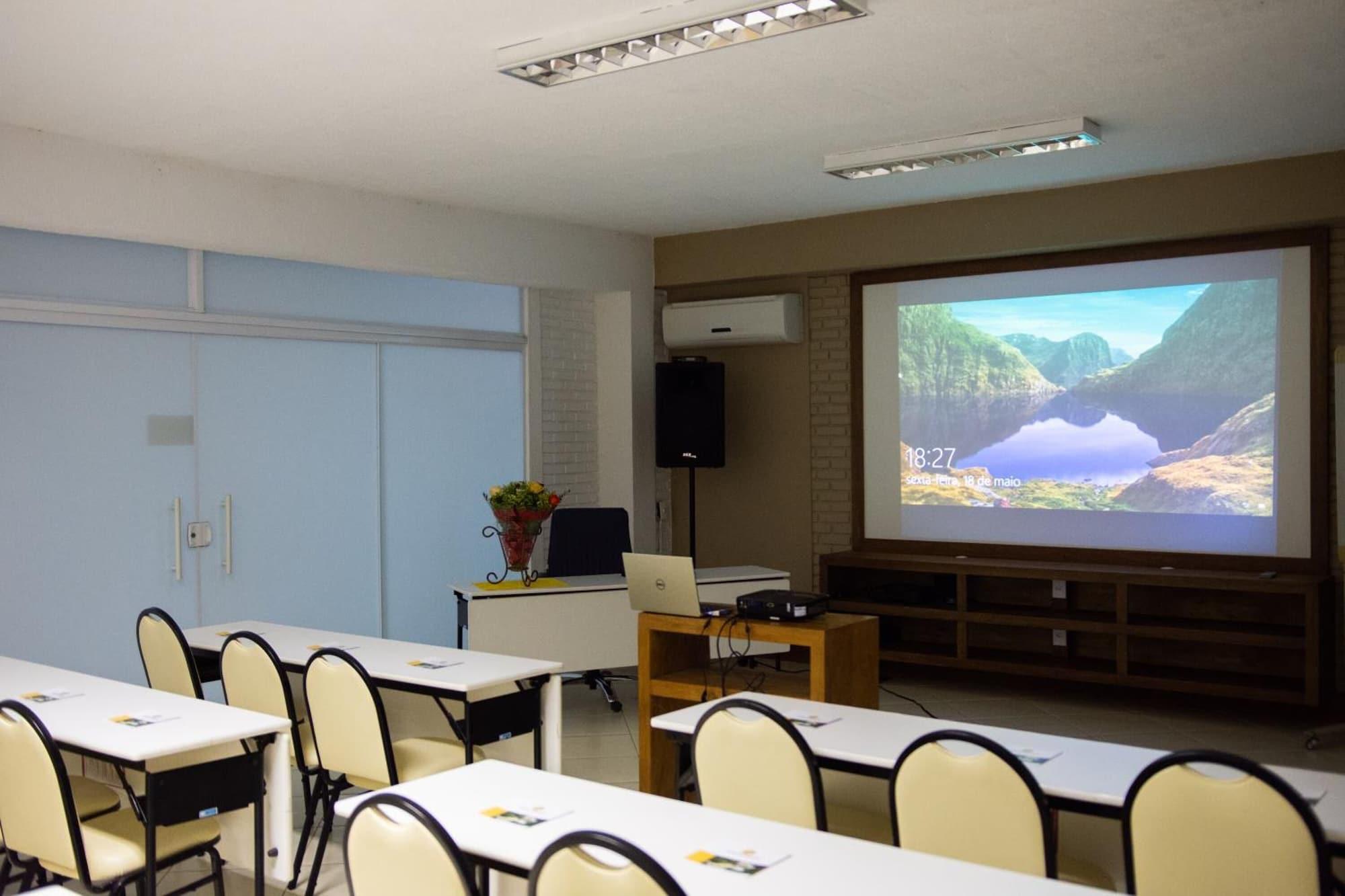 Sala de Reuniones Pousada Reserva Penedo