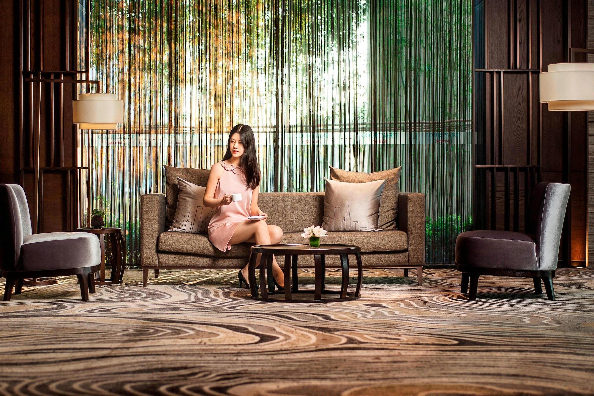 Vista Lobby Courtyard by Marriott Shanghai International Tourism and Resorts Zone