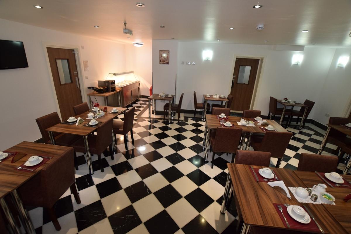 Restaurant Lucky 8 Hotel