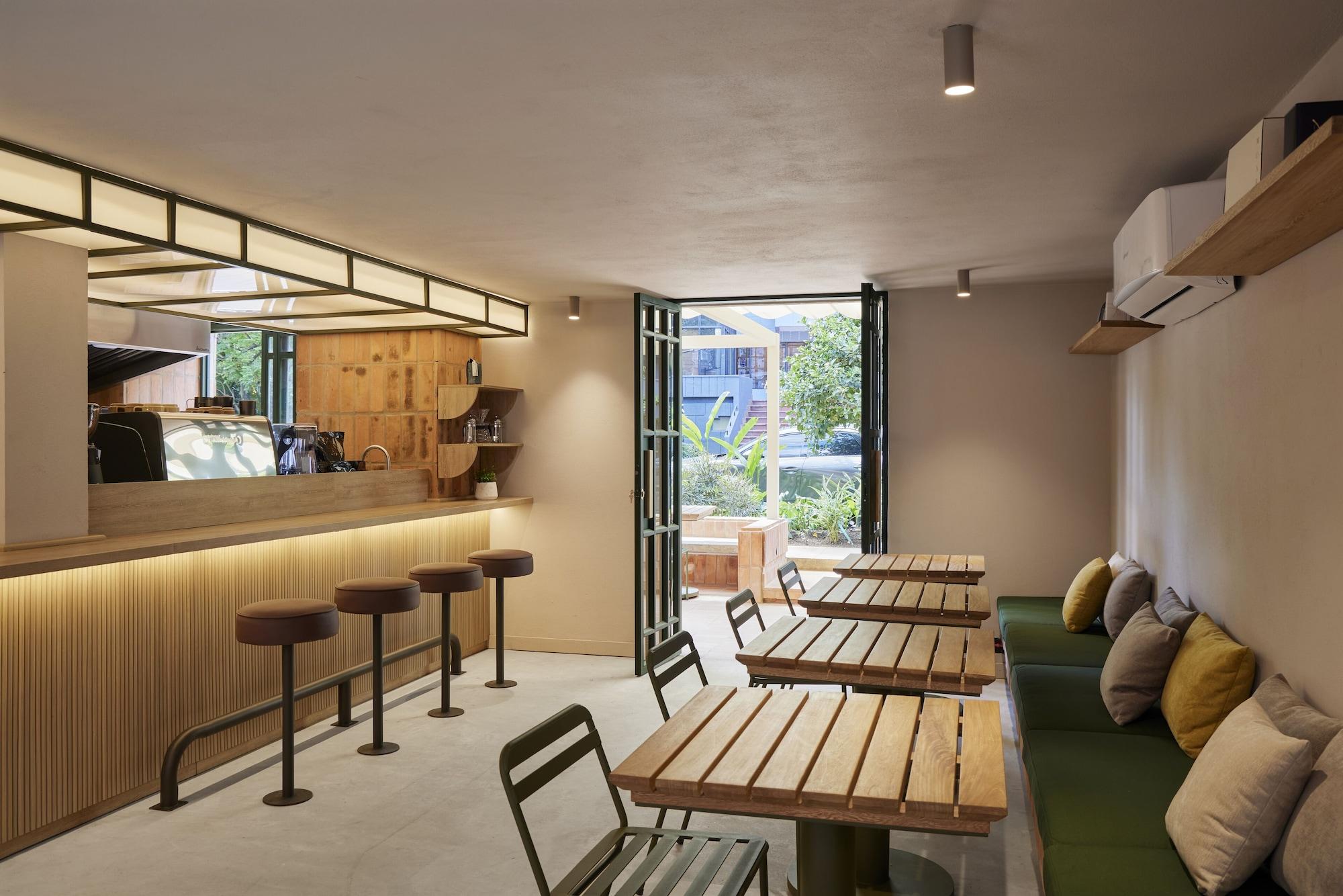 Bar/Salón ANTÍPODA HOTEL