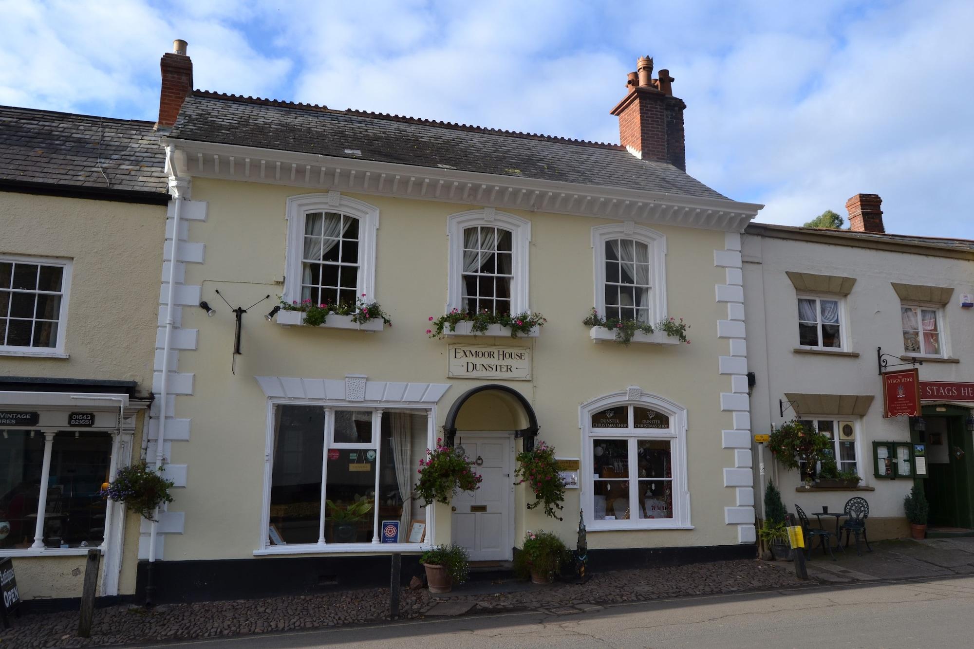 Vista Exterior Exmoor House