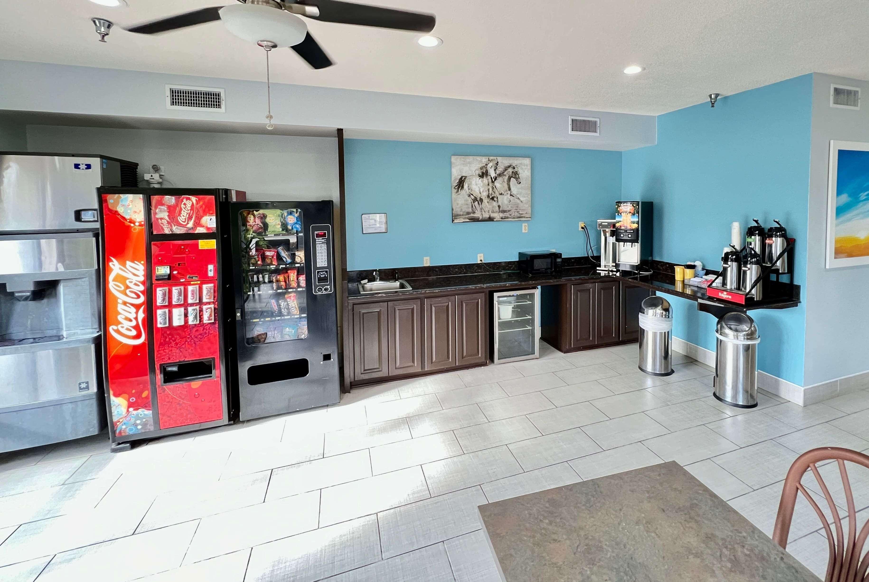 Restaurant Days Inn by Wyndham Rayne/Crowley