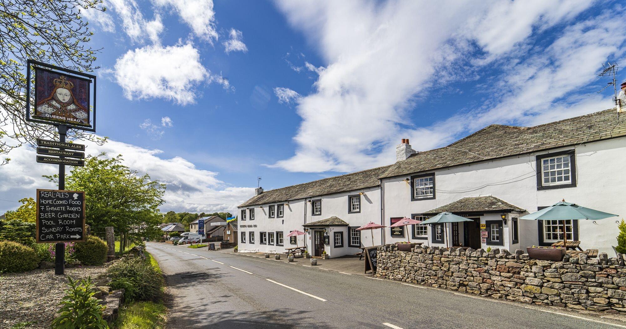Varios Queens Head Inn