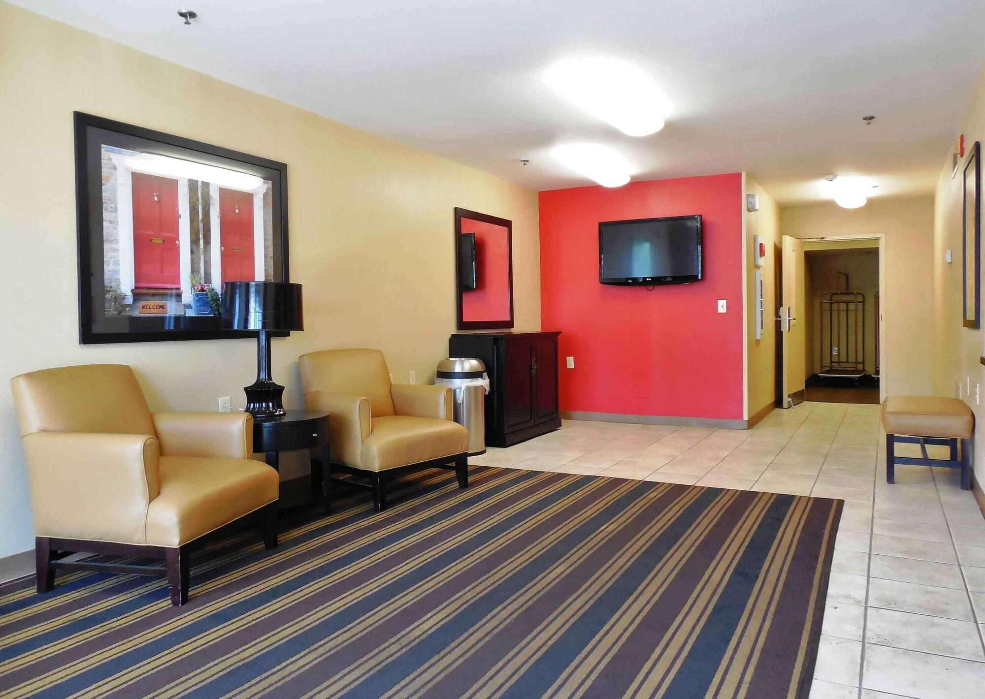 Vista Lobby Extended Stay America Suites Charleston Northwoods Blvd