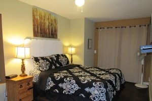 Renta Vacacional - Super clean 2 bedroom/2 bath Walk to Sledding & Tubing located in Big Bear Lake