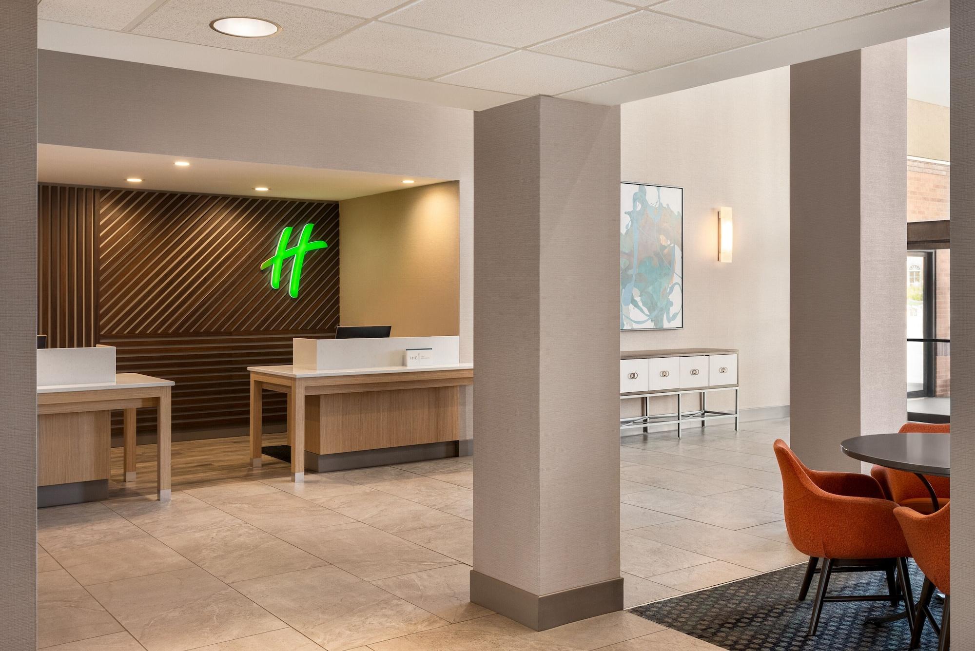 Vista Lobby Holiday Inn Hotel & Suites Council Bluffs I-29 by IHG