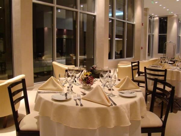 Restaurant Howard Johnson Ramallo