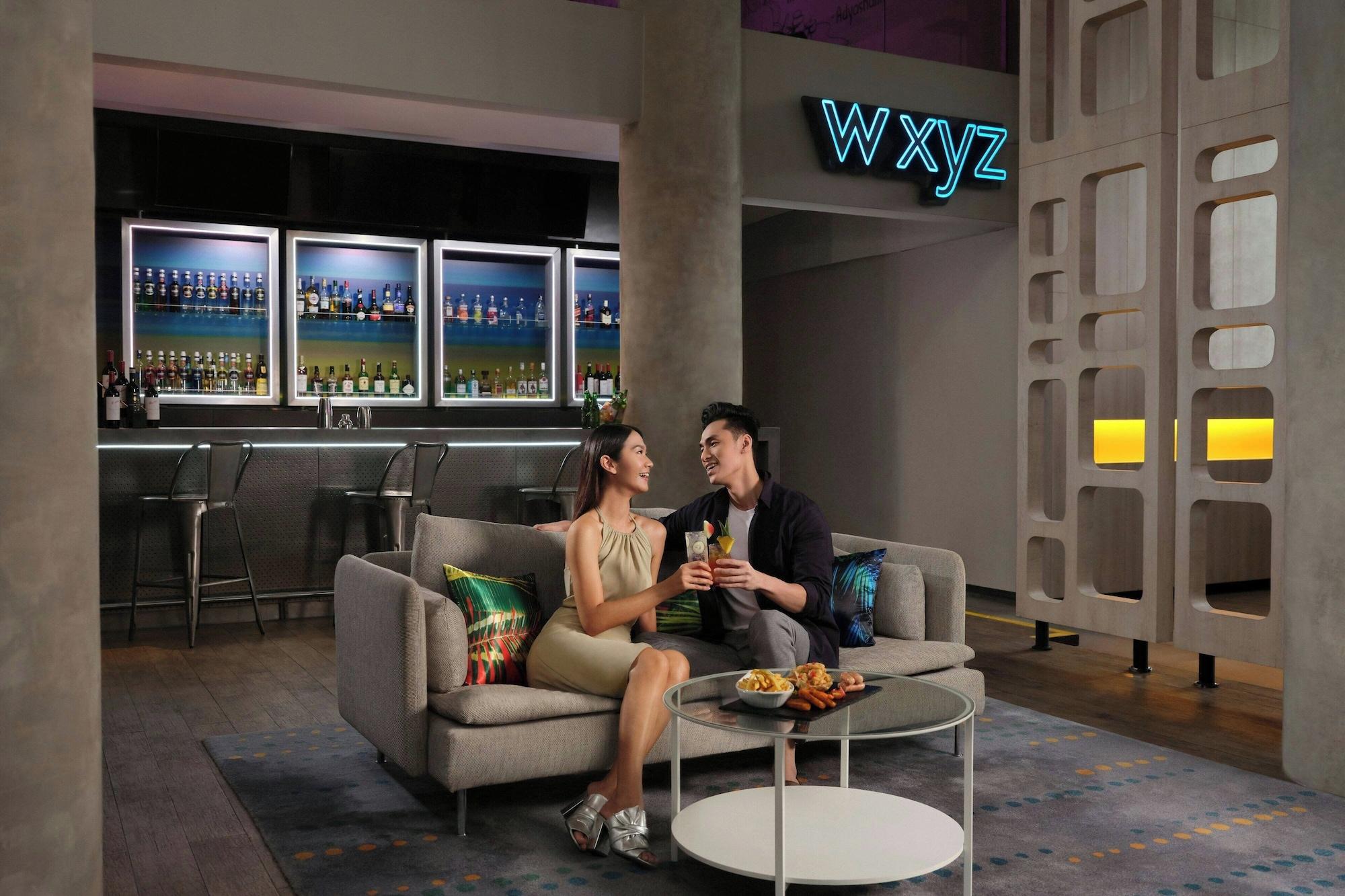 Bar/Salón Aloft Jakarta Wahid Hasyim