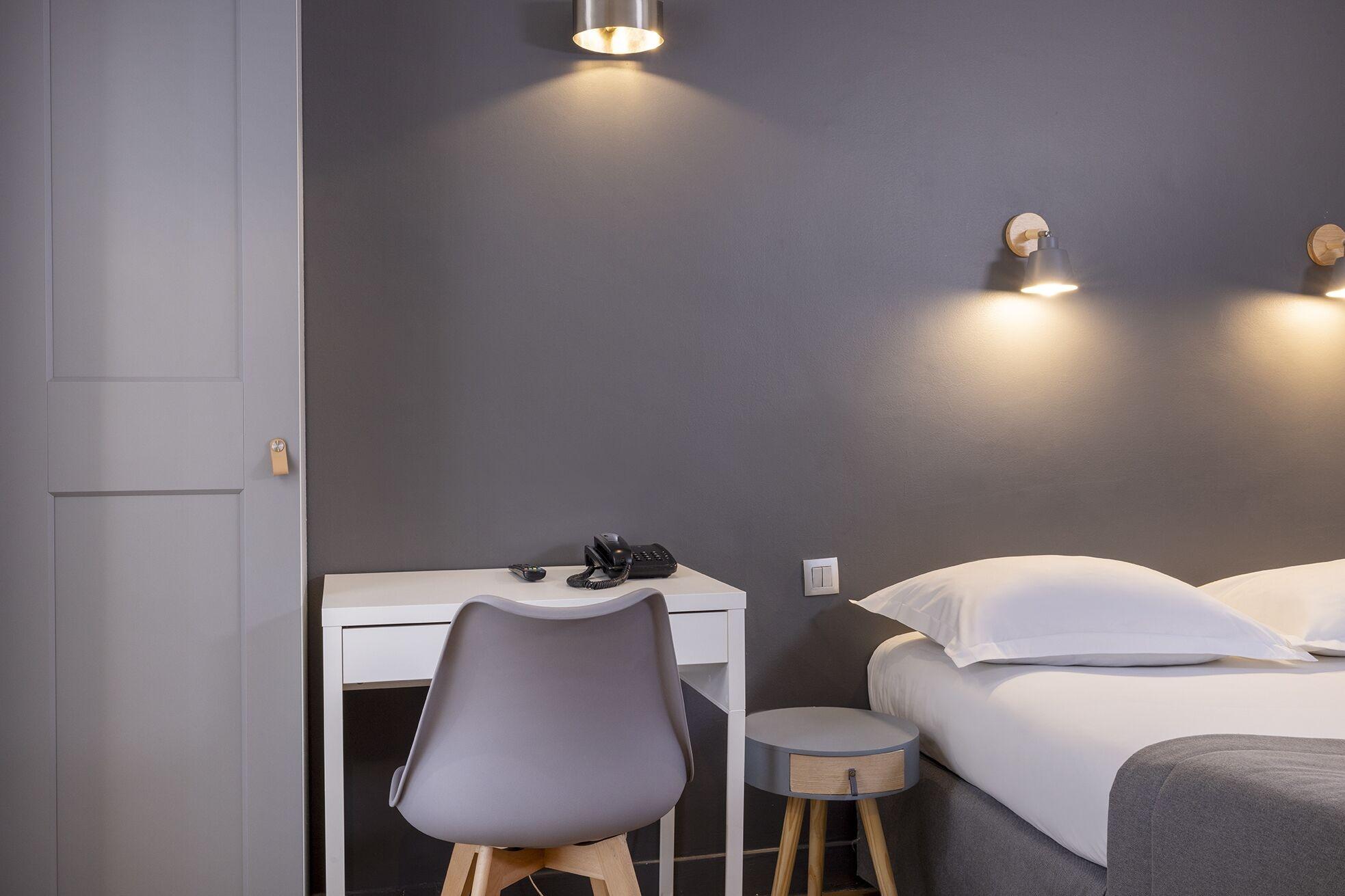 Varios Hôtel Paris Legendre