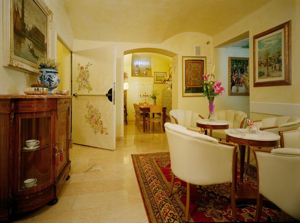 Varios Hotel Dieci