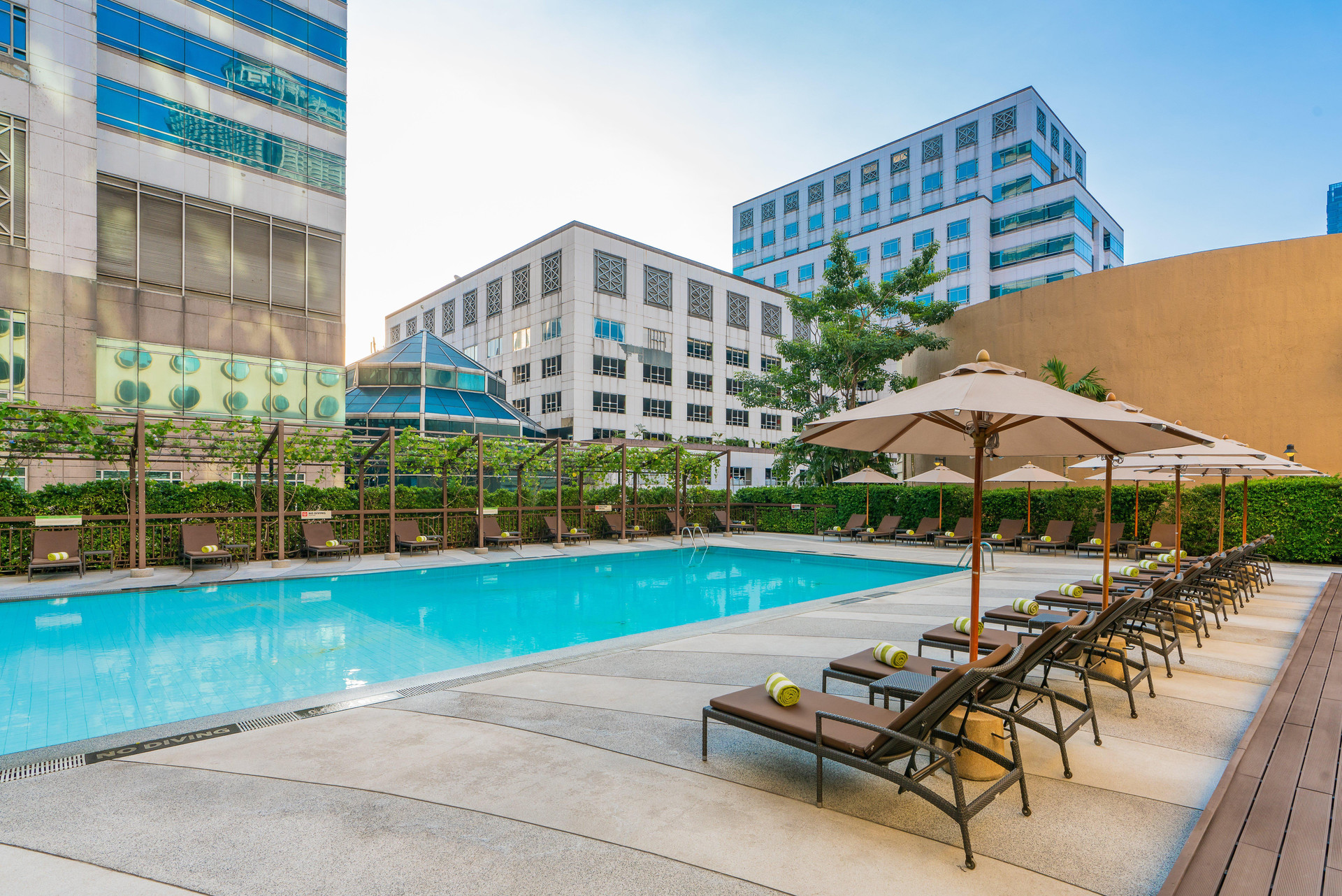 Restaurant Holiday Inn Bangkok Silom by IHG