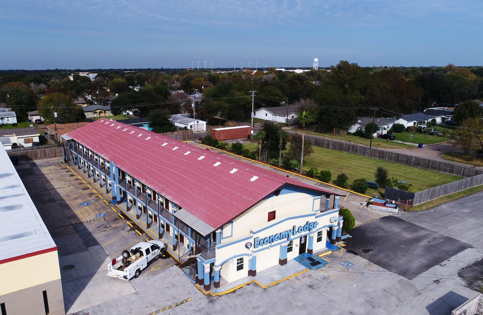 Varios Economy Lodge Texas City Refinery