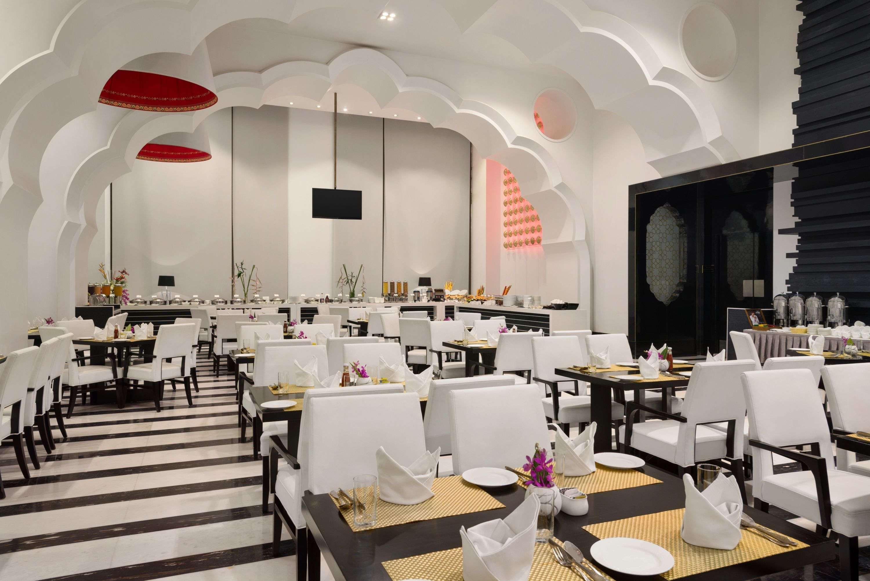 Restaurant Ramada Plaza by Wyndham Agra
