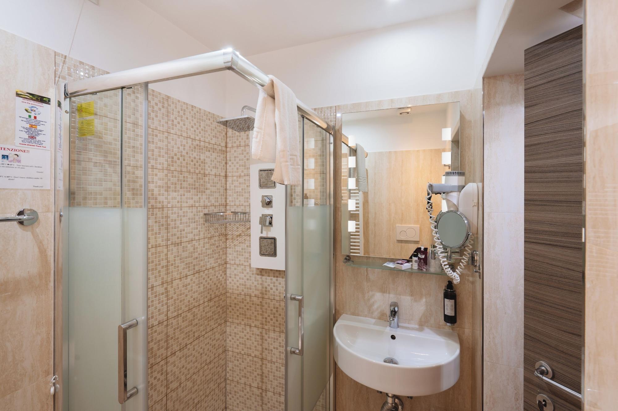 Equipamiento de Habitación Hotel Centro Cavour