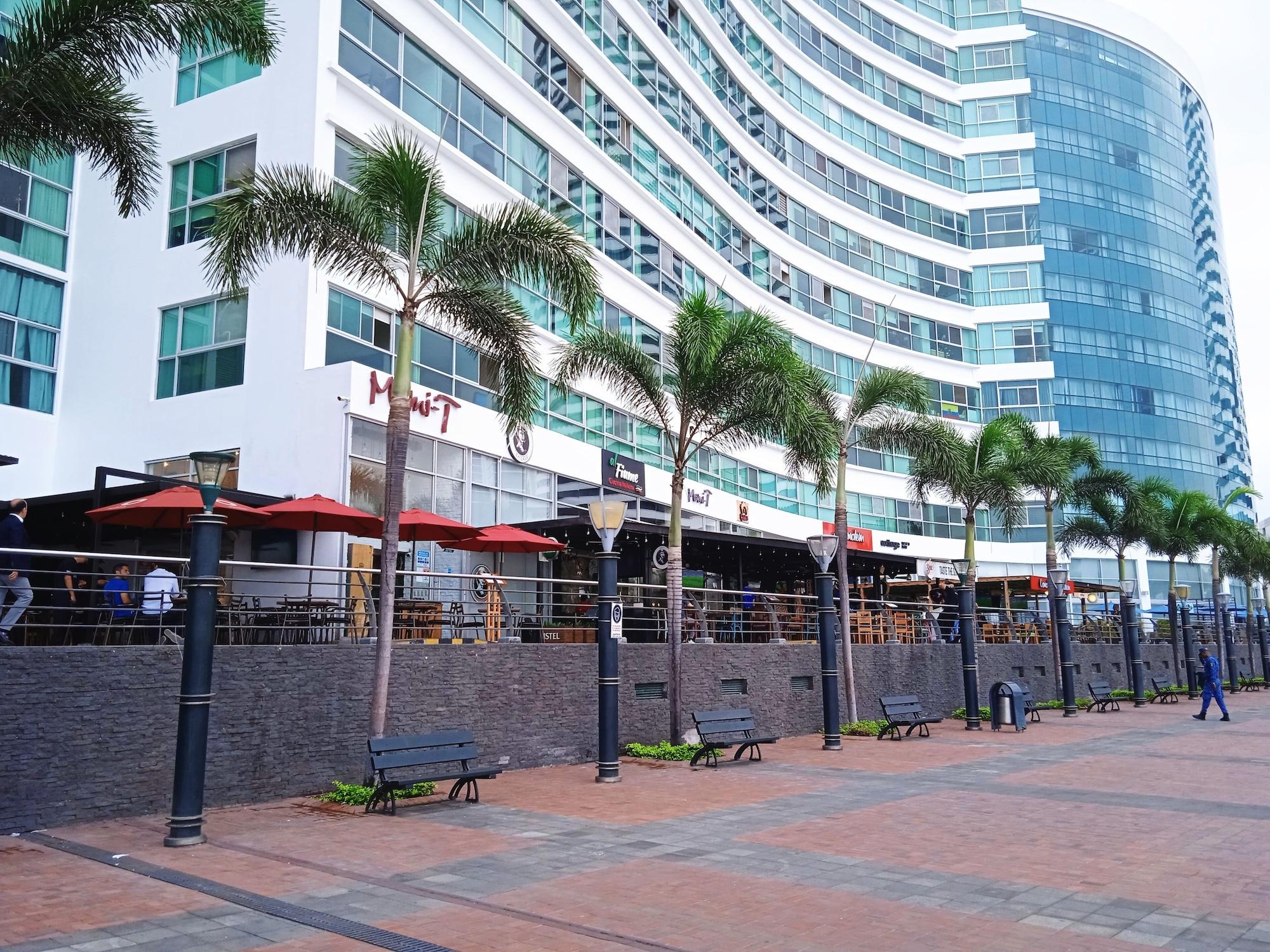 Vista Exterior Luxury Suites Riverfront GYE