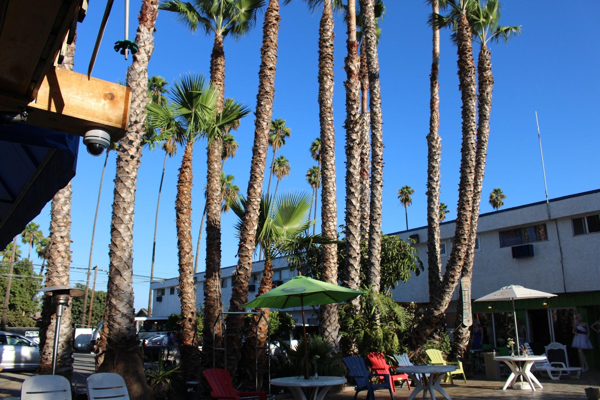 Vista Exterior Los Angeles Adventurer All Suite Hotel at LAX