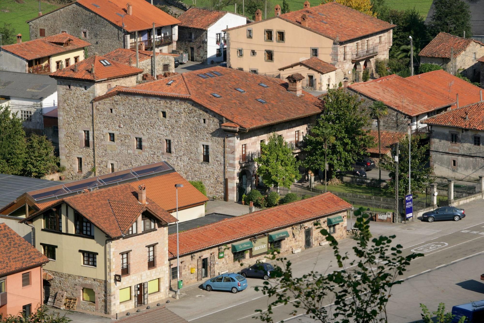 Vista Exterior Palacio Guevara