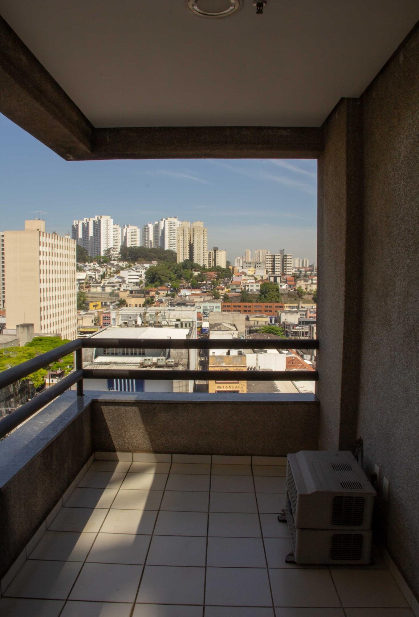 Varios Twin Towers Flat