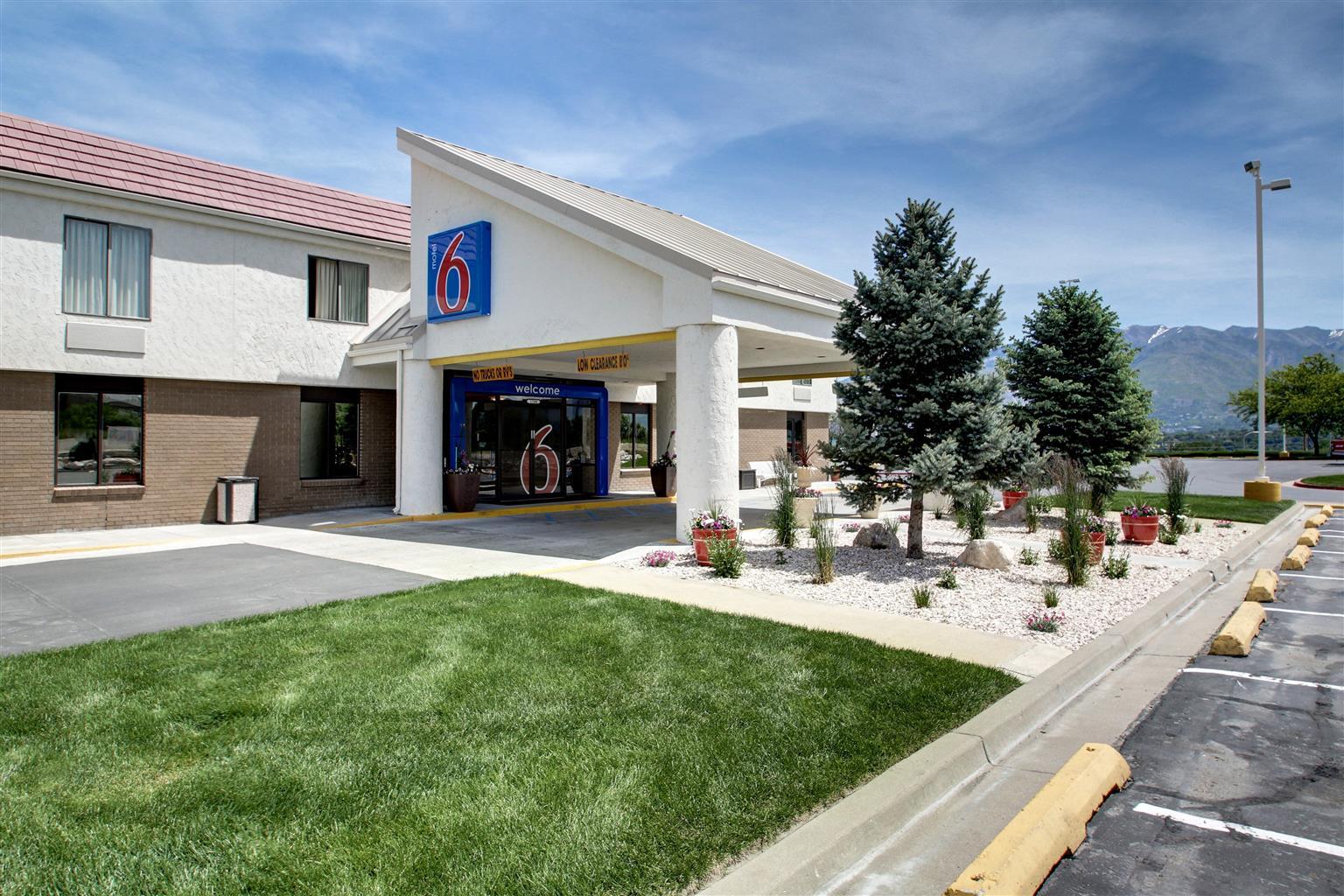 Vista Exterior Motel 6 Ogden, UT - Riverdale