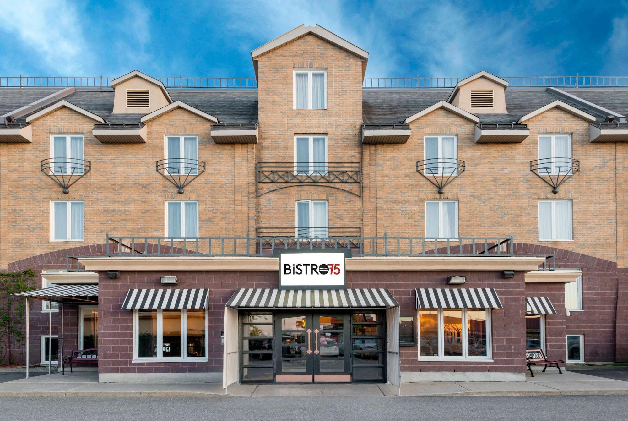 Vista Exterior Ramada Plaza by Wyndham Gatineau/Manoir du Casino