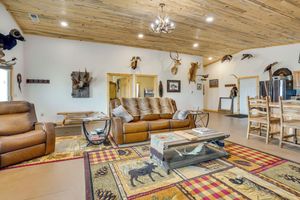 Alquiler Vacacional - South Dakota Nature Getaway w/ Hot Tub