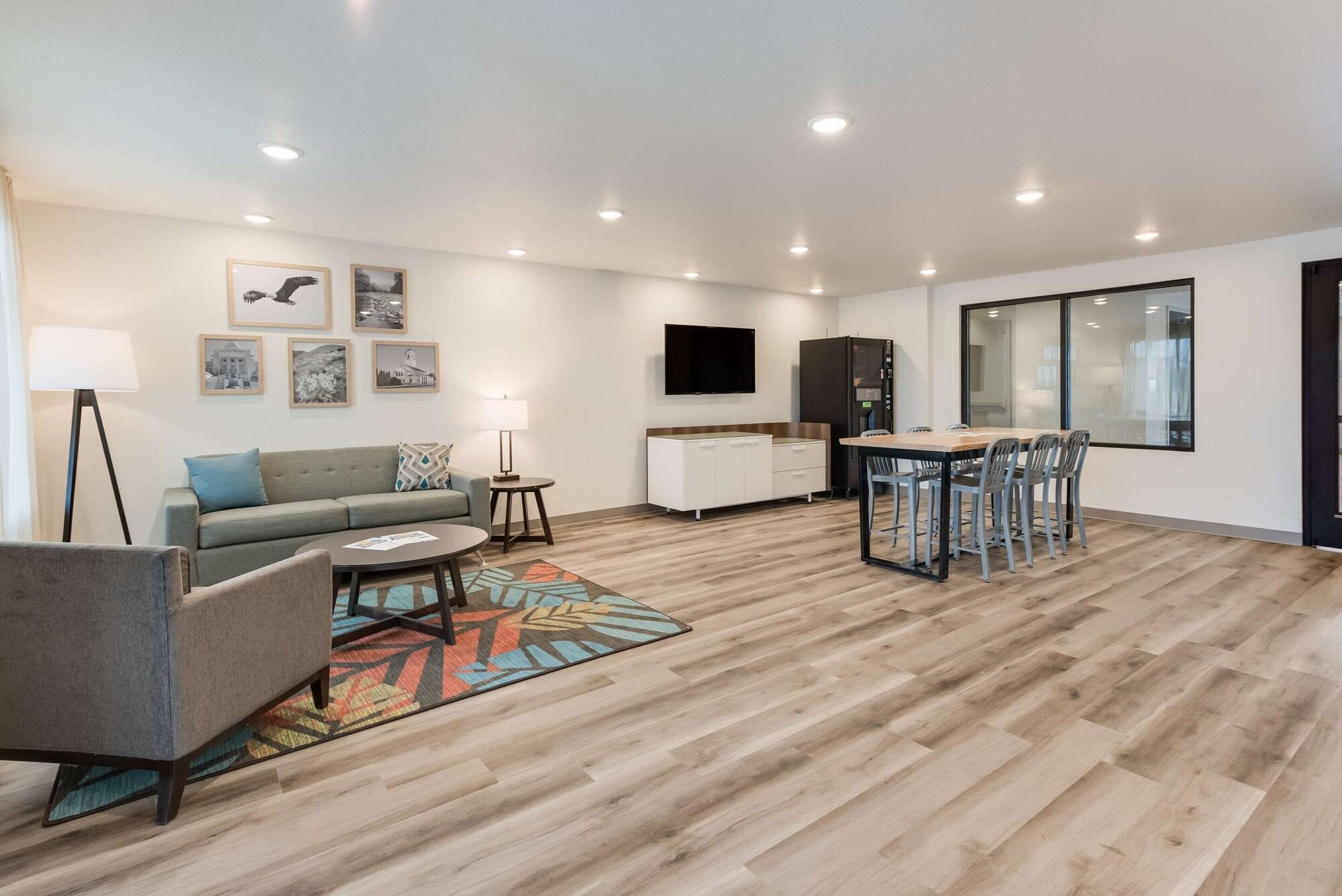 Vista Lobby WoodSpring Suites Meridian
