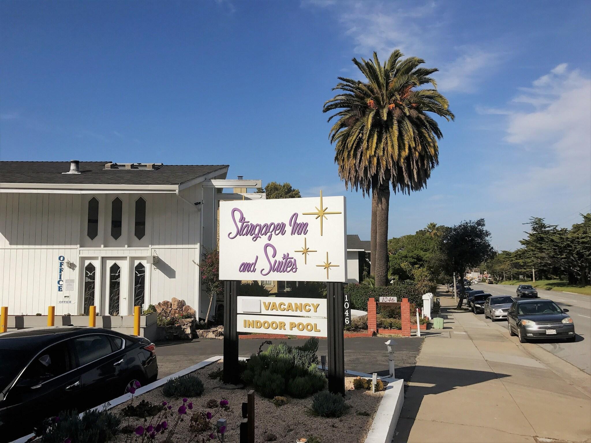 Vista Exterior Stargazer Inn and Suites