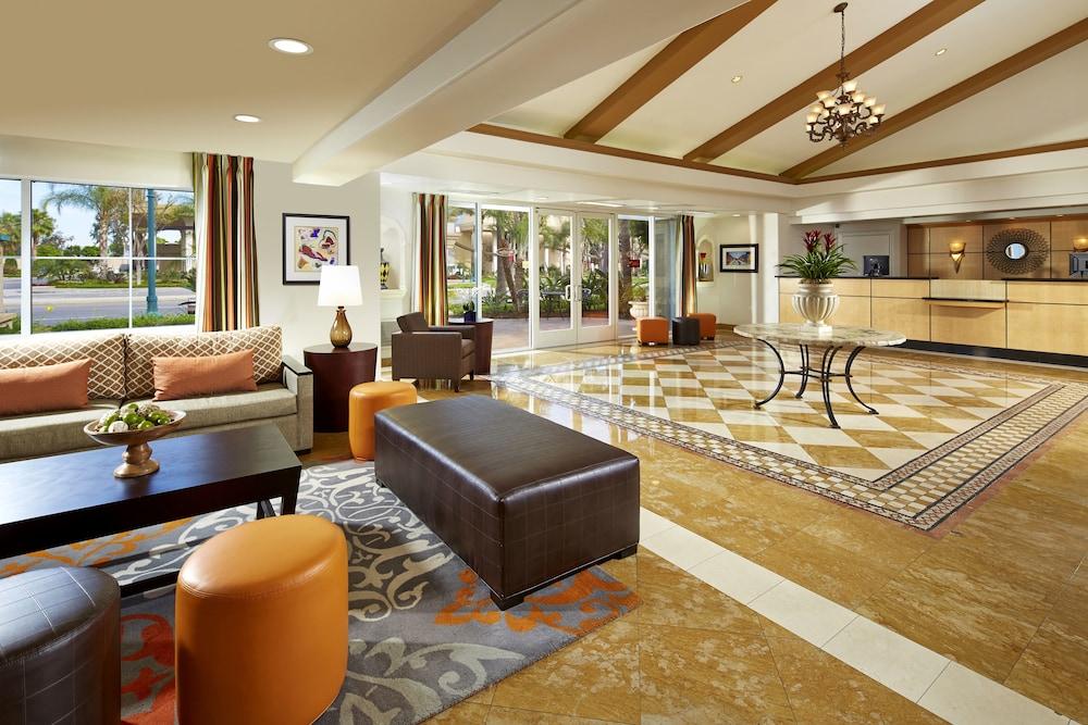 Vista Lobby Anaheim Portofino Inn and Suites