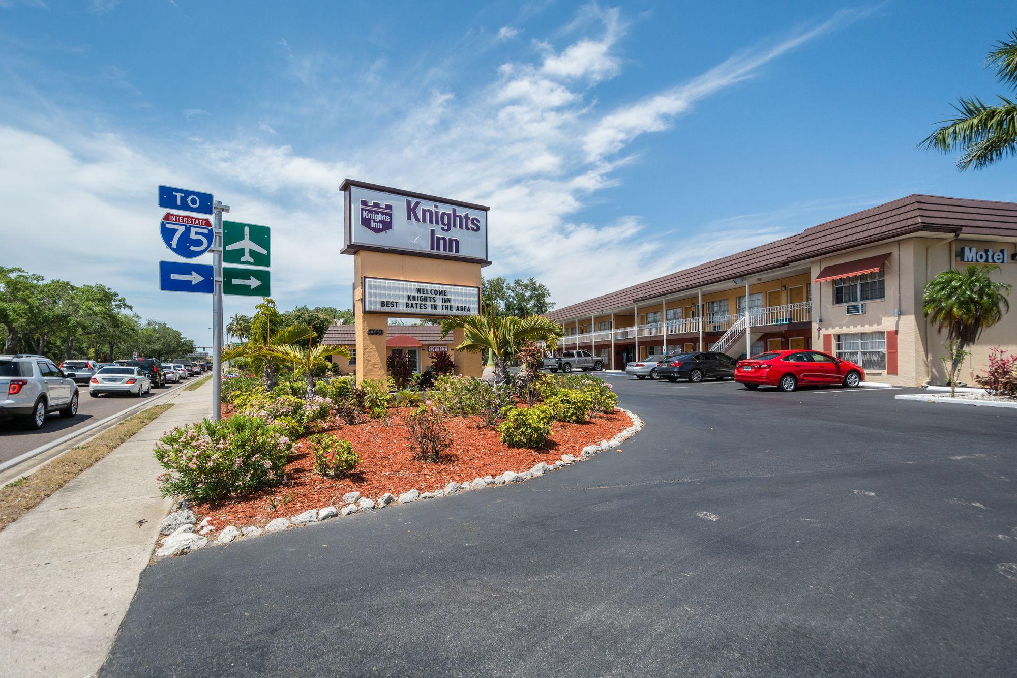 Vista Exterior Knights Inn Sarasota Fl