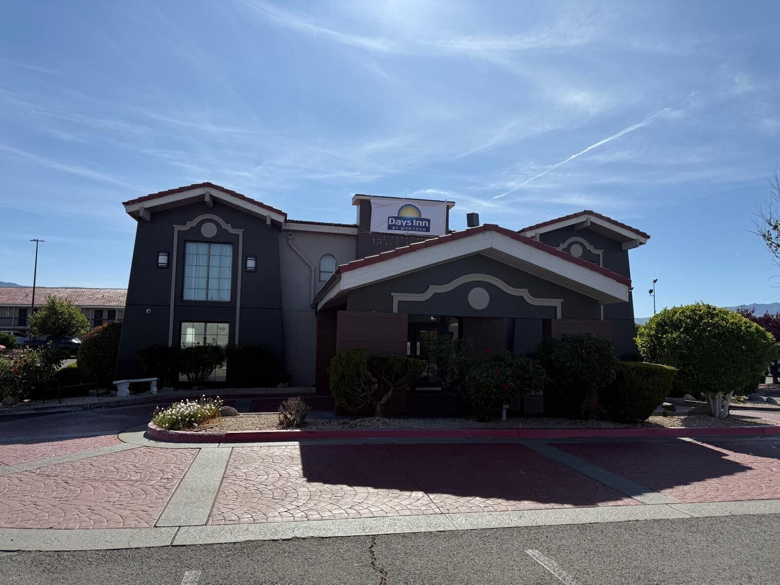 Vista Exterior Days Inn by Wyndham Reno