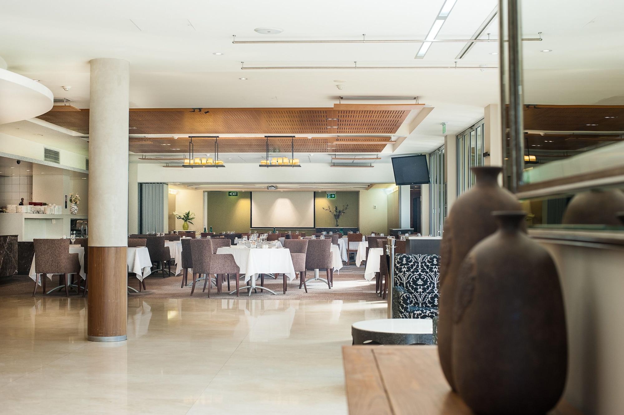 Restaurant Ramada Hotel & Suites Sydney Cabramatta